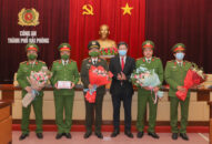 Khen thưởng các lực lượng Công an truy bắt được đối tượng gây ra vụ cướp tài sản tại Phòng Giao dịch Vietcombank Đình Vũ, quận Hải An