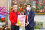 Phó Chủ tịch UBND thành phố Nguyễn Đức Thọ thăm và chúc Tết đồng chí Lê Thanh Sơn nguyên Phó Chủ tịch UBND thành phố