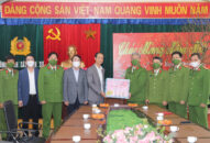 Phó Bí thư Thường trực Thành ủy thăm, tặng quà, chúc Tết các đơn vị của lực lượng công an