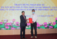 Ban Quản lý Khu kinh tế Hải Phòng trao Giấy chứng nhận đăng ký đầu tư cho 2 dự án Đăng ký nhận khuyến mãi  nhà ở công nhân