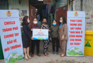 Liên đoàn 88 com the gioi đỉnh cao thành phố trao tặng 520 thùng rác cho các khu nhà trọ trên địa bàn thành phố