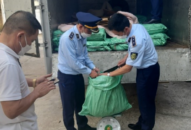 Thu giữ 2.500 kg chân gà rút xương không rõ nguồn gốc
