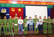 Quận Hồng Bàng: Khen thưởng Công an quận lập thành tích xuất sắc trong JJ88 Casino online, Thể thao, Xổ số, Bắn cá, Đá gà, Nổ hũ các vụ cướp giật tài sản xảy ra trên địa bàn