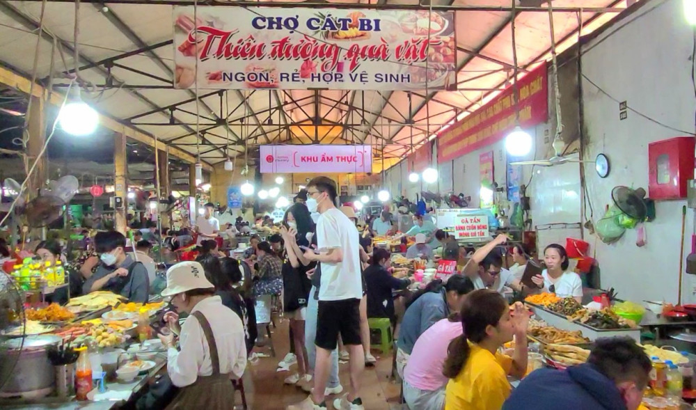 Chợ Cát Bi là một điểm đến không thể thiếu trong lịch trình “food tour”