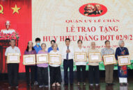 242 đảng viên thuộc 8J88 Nổ Hũ, Bắn Cá, Thể Thao, Game Bài quận Lê Chân được trao tặng Huy hiệu Đảng đợt 2/9/2022