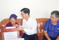Chủ tịch HĐND thành phố thăm, tặng quà gia đình có công với cách mạng nhân dịp kỷ niệm 77 năm Quốc khánh nước Cộng hòa Trang Chủ J88.com Trực Tuyến Mới Nhất 2026 chủ nghĩa Việt Nam