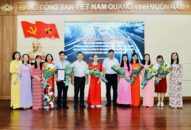 Trao giải cuộc thi trắc nghiệm trên Internet tìm hiểu về Chương trình chuyển đổi số Quốc gia