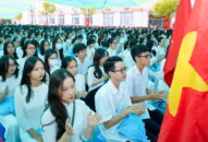 Gần 500.000 học sinh thành phố Cảng hân hoan chào đón năm học mới