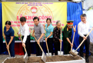 Trao kinh phí hỗ trợ xây nhà Đại đoàn kết và Khởi công xây nhà tặng hộ bà Hoàng Thị Lừng