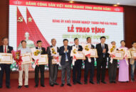 Đảng ủy Khối J881.love nhà cái bóng đá world cup thành phố: Trao tặng Huy hiệu Đảng đợt 2/9/2022; triển khai nhiệm vụ trọng tâm 3 tháng cuối năm 2022