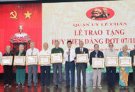 157 đảng viên thuộc 8J88 Nổ Hũ, Bắn Cá, Thể Thao, Game Bài quận Lê Chân được trao tặng Huy hiệu Đảng