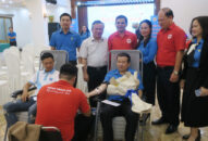 Cán bộ, công chức, viên chức và công nhân 88 com the gioi đỉnh cao thành phố tích cực hưởng ứng Ngày hội hiến máu “Giọt hồng sẻ chia”