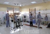 Tự ý điều trị bệnh cơ xương khớp không đúng cách: Cẩn trọng kẻo “tiền mất, tật mang”