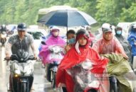 Bao giờ miền Bắc chuyển mưa phùn nồm ẩm, rét khô chấm dứt?