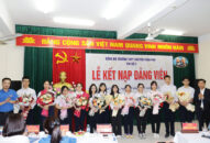 Trường THPT Chuyên Trần Phú kết nạp Đảng cho 12 đoàn viên ưu tú và biểu dương học sinh Giỏi cấp quốc gia