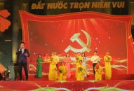Chương trình nghệ thuật “Đất nước trọn niềm vui” kỷ niệm 48 năm Ngày Giải phóng miền Nam thống nhất đất nước