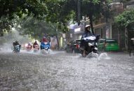 Mưa lớn diện rộng trên cả nước, đề phòng lốc sét, gió giật mạnh