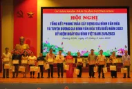 Quận Dương Kinh biểu dương nhiều gia đình có thành tích xuất sắc trong việc thực hiện Phong trào Đăng ký nhận khuyến mãi  Gia đình Văn hóa