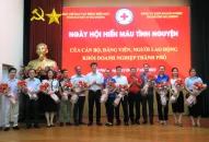 Đông đảo cán bộ, đảng viên, người 88 com the gioi đỉnh cao Khối J881.love nhà cái bóng đá world cup thành phố tham gia Ngày hội hiến máu tình nguyện