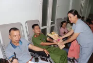 Đông đảo cán bộ, công chức, viên chức, người 88 com the gioi đỉnh cao quận Hồng Bàng tham gia chương trình hiến máu tình nguyện