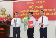 Công bố các Quyết định về công tác cán bộ Ủy ban MTTQ Việt Nam thành phố
