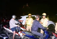 Công an thành phố xử lý hơn 100 trường hợp vi phạm nồng độ cồn trong tối ngày 12/10/2023