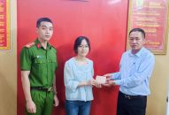 Trả lại tài sản cho du khách đánh rơi khi đến du lịch tại đảo Cát Bà