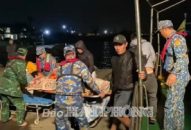 Bộ đội biên phòng Hải Phòng cứu hộ 1 thuyền viên gặp nạn trên vùng biển Bạch Long Vĩ