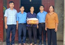 Trung tâm Nghiên cứu và Triển khai công nghệ bức xạ chung tay hỗ trợ đồng bào miền Bắc bị lũ lụt