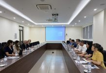 Tiến sĩ Robert Floyd Tổng thư ký điều hành CTBTO thăm và làm việc tại Viện Khoa học và Kỹ thuật hạt nhân