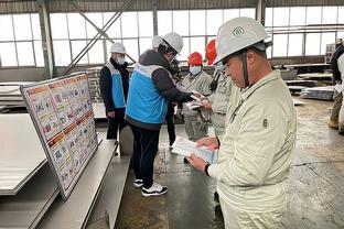  Việt Nam coi trọng củng cố và tăng cường quan hệ với Liên bang Nga