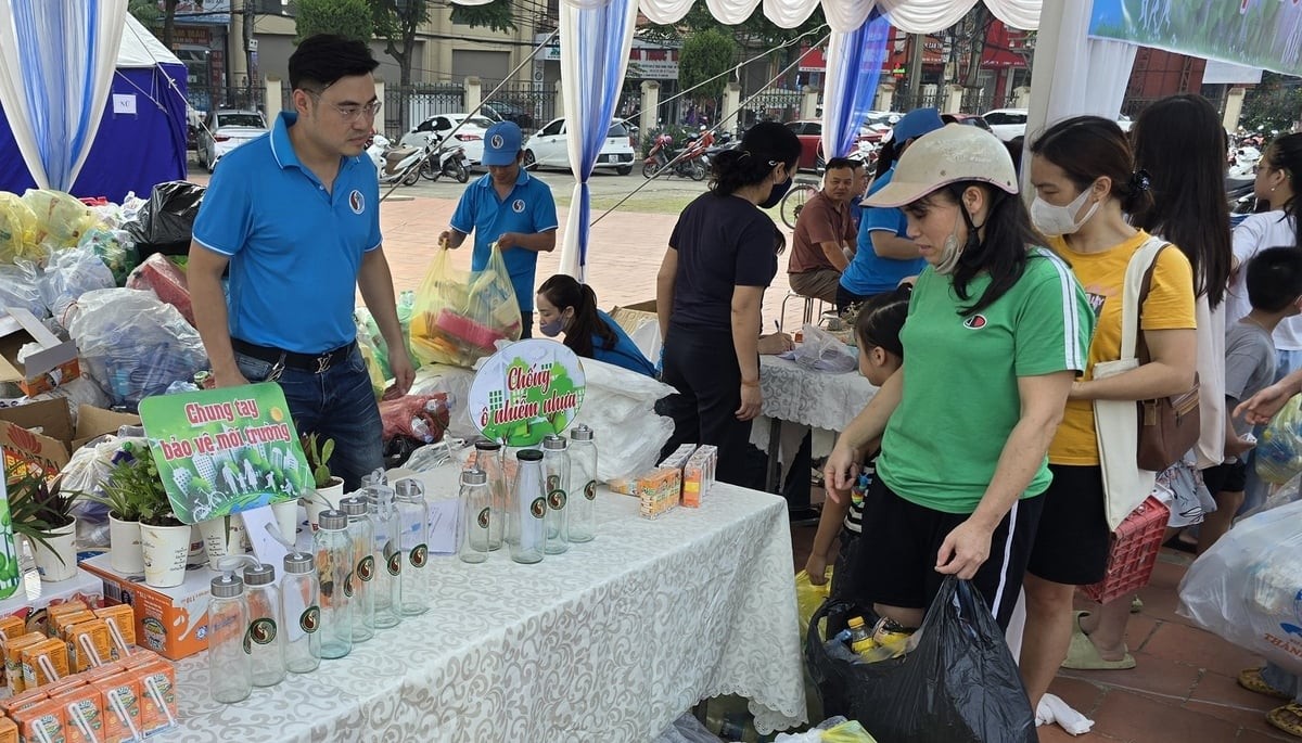 Lạng Sơn: Trồng cây, thả cá, tặng bao bì nhựa phân huỷ sinh học nhân Ngày J88vip00 Giải Trí Thể Thao thế giới, Tháng hành động vì J88vip00 Giải Trí Thể Thao