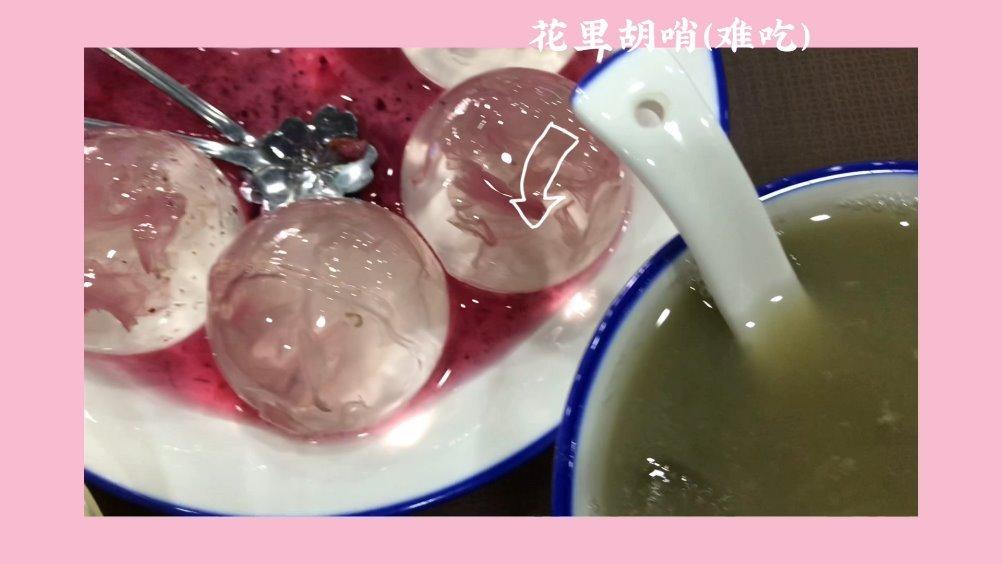 Tặng quà hộ nghèo, hộ cận nghèo ở KDC Ngô Xuyên