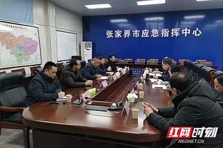 Đại diện Công ty cổ phần đầu tư KCN Yên Mỹ kiến nghị tại hội nghị