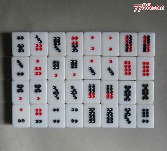  Đồng chí Nguyễn Hồng Diên, Ủy viên Trung ương Đảng, Bí thư Tỉnh ủy, Chủ tịch HĐND tỉnh, Trưởng đoàn đại biểu Quốc hội tỉnh thăm, tặng quà đối tượng chính sách, người có công