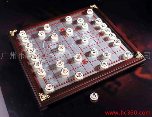   Thăm, chúc mừng cán bộ, hội viên cựu chiến binh nhân kỷ niệm 30 năm ngày truyền thống