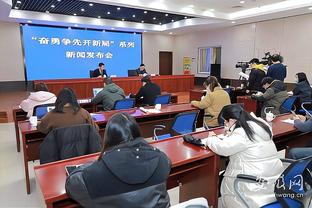 Khách quốc tế hào hứng tham quan, trải nghiệm tại làng du lịch tốt nhất năm 2024